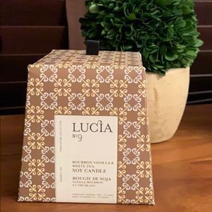 Lucia no.9 bourbon vanilla & white tea soy candle